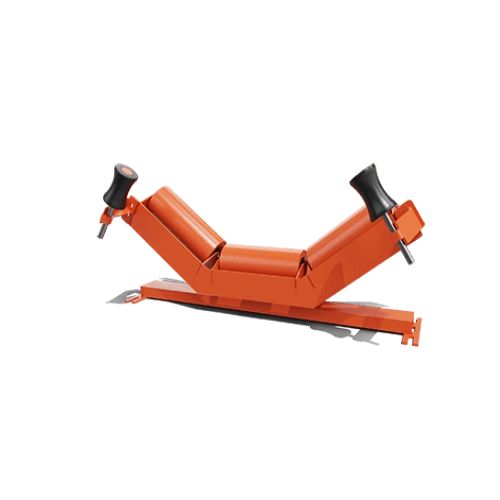 技术人员维护输送带上的自调心托辊